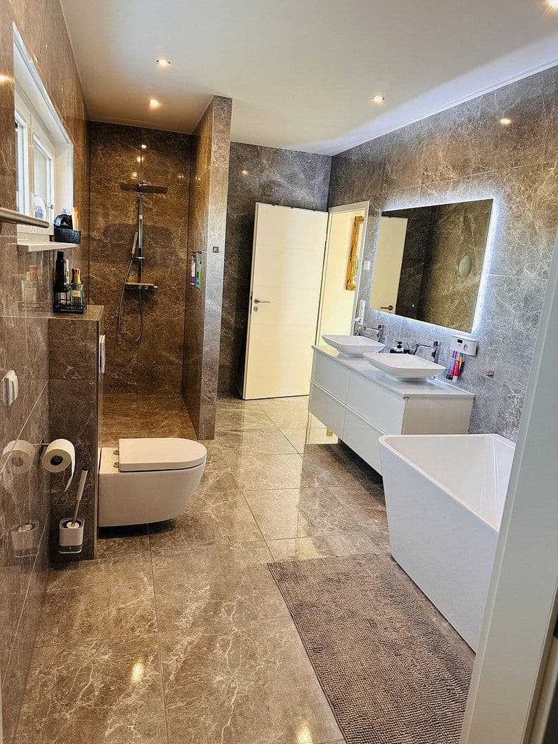 Prodej domu 171 m², pozemek 707 m², Ilsede, Dolní Sasko Prodej domu 171 m², pozemek 707 m², Ilsede, Dolní Sasko
