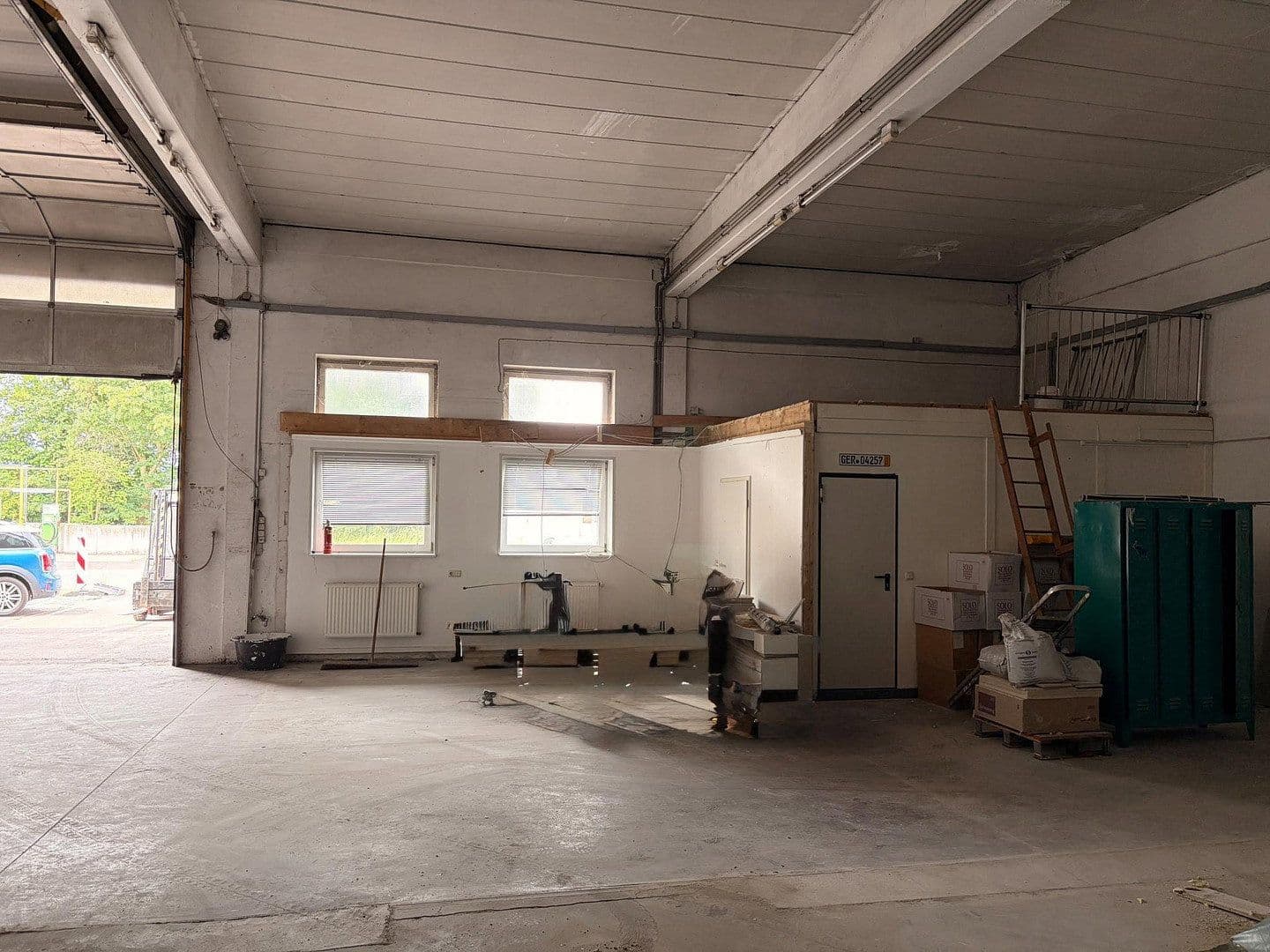 Pronájem nebytového prostoru 310 m², Hermann-Bahlsen-Str 2, Barsinghausen, Dolní Sasko Pronájem nebytového prostoru 310 m², Hermann-Bahlsen-Str 2, Barsinghausen, Dolní Sasko