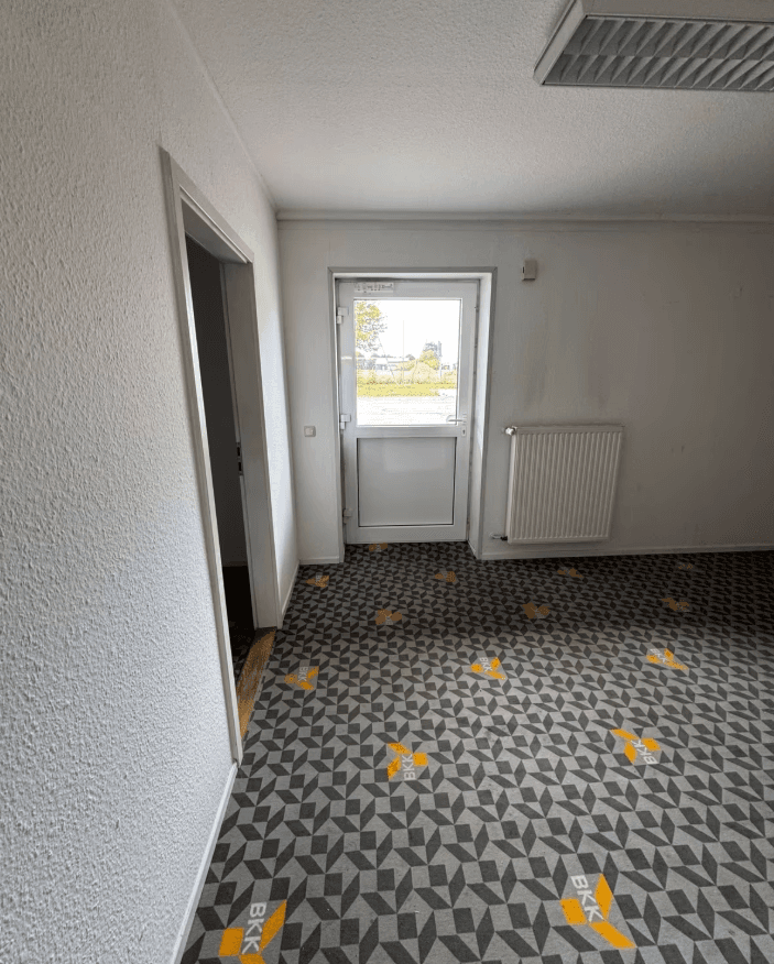 Pronájem nebytového prostoru 310 m², Hermann-Bahlsen-Str 2, Barsinghausen, Dolní Sasko Pronájem nebytového prostoru 310 m², Hermann-Bahlsen-Str 2, Barsinghausen, Dolní Sasko