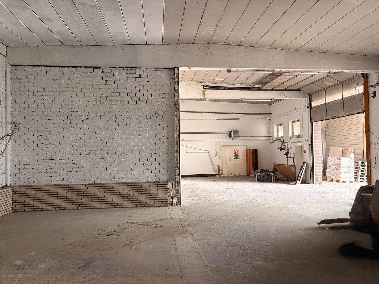 Pronájem nebytového prostoru 310 m², Hermann-Bahlsen-Str 2, Barsinghausen, Dolní Sasko Pronájem nebytového prostoru 310 m², Hermann-Bahlsen-Str 2, Barsinghausen, Dolní Sasko