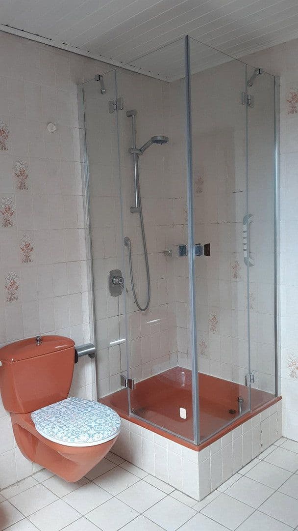 Prodej domu 240 m², pozemek 5.357 m², Okerstr. 84, Schwülper, Dolní Sasko Prodej domu 240 m², pozemek 5.357 m², Okerstr. 84, Schwülper, Dolní Sasko