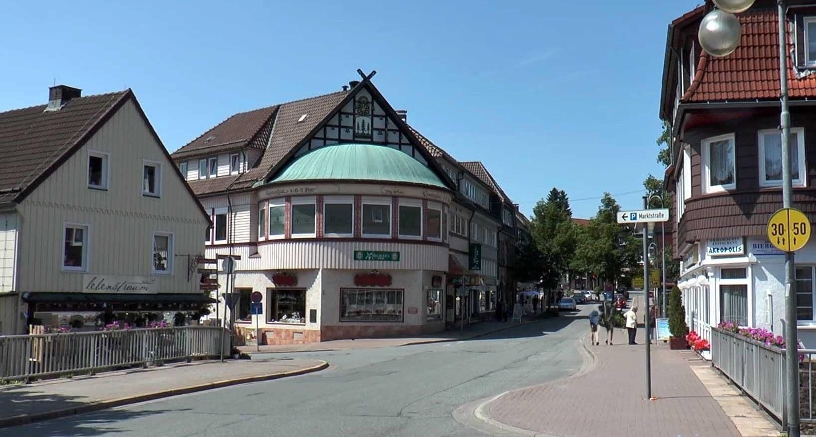 Prodej domu 611 m², pozemek 430 m², Elbingeröderstr. 9, Braunlage, Dolní Sasko Prodej domu 611 m², pozemek 430 m², Elbingeröderstr. 9, Braunlage, Dolní Sasko