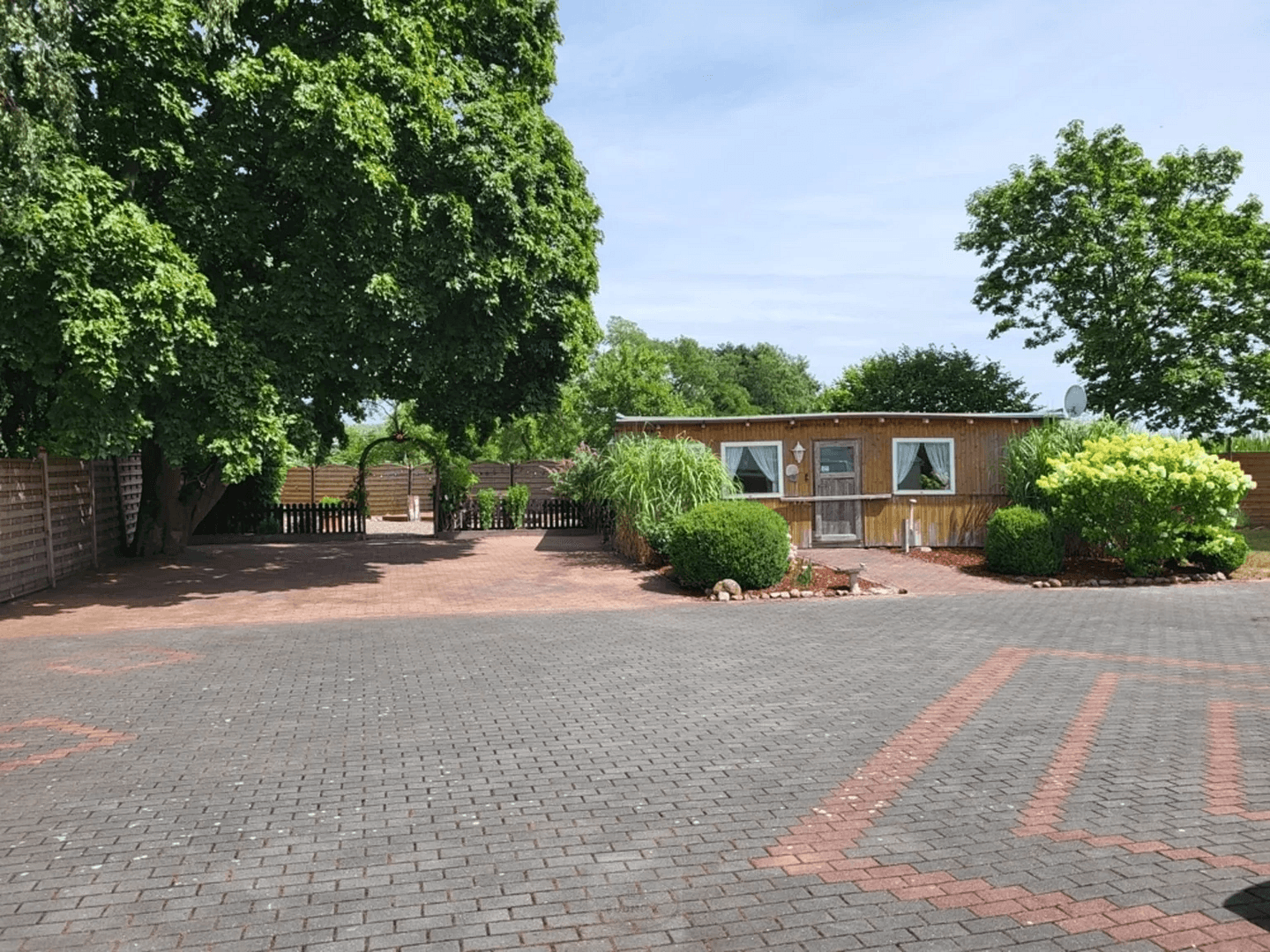 Prodej domu 188 m², pozemek 1.546 m², Wunstorf, Dolní Sasko Prodej domu 188 m², pozemek 1.546 m², Wunstorf, Dolní Sasko