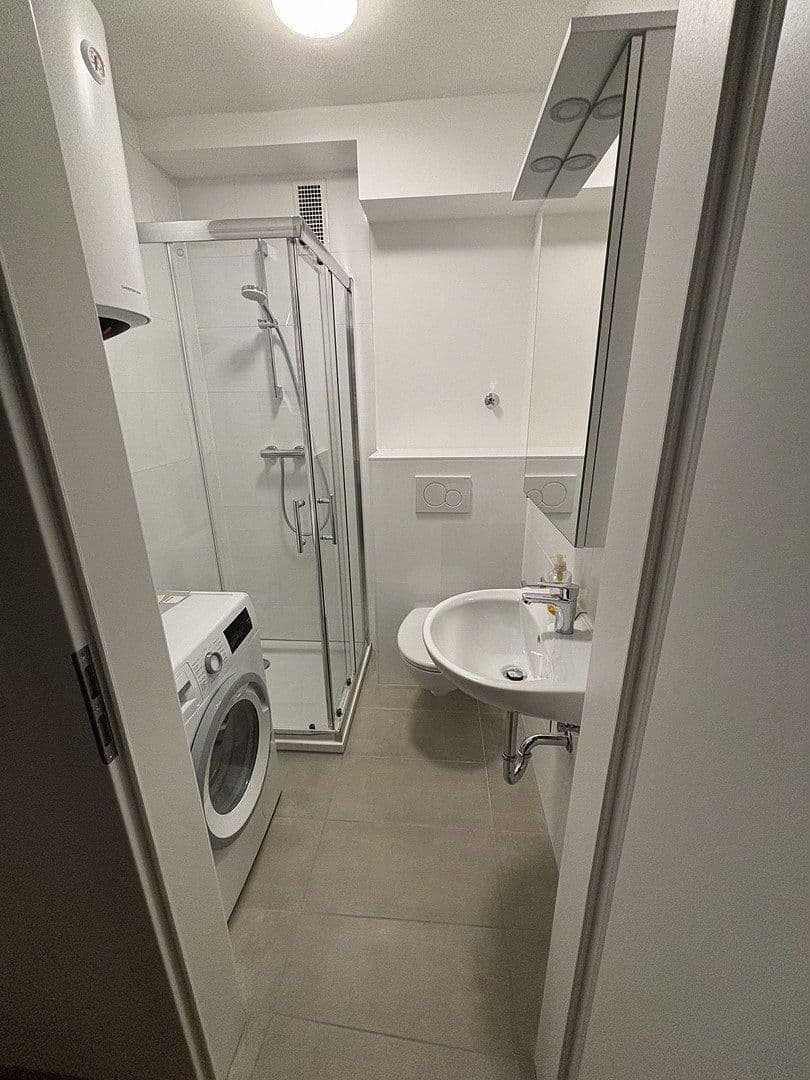 Pronájem bytu 1+kk 35 m², Baaderstraße 48, München, Bavorsko Pronájem bytu 1+kk 35 m², Baaderstraße 48, München, Bavorsko