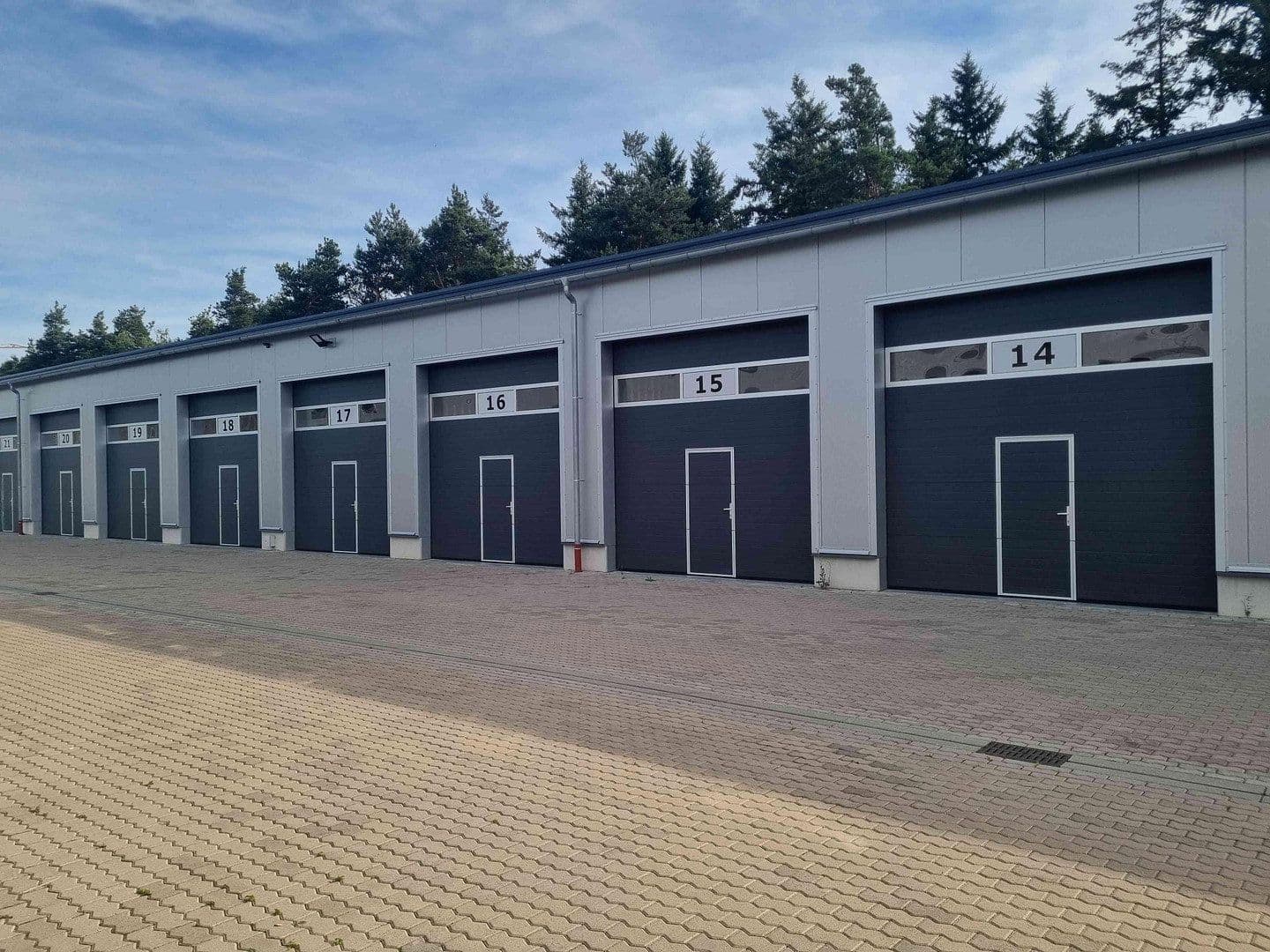 Pronájem nebytového prostoru 2.000 m², Ramstein-Miesenbach, Porýní-Falc Pronájem nebytového prostoru 2.000 m², Ramstein-Miesenbach, Porýní-Falc
