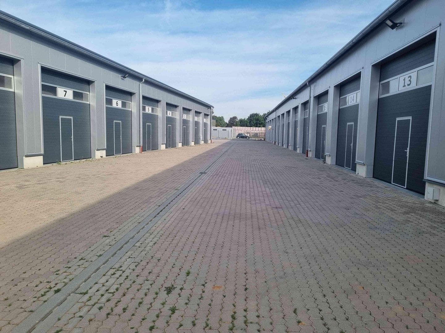 Pronájem nebytového prostoru 2.000 m², Ramstein-Miesenbach, Porýní-Falc Pronájem nebytového prostoru 2.000 m², Ramstein-Miesenbach, Porýní-Falc