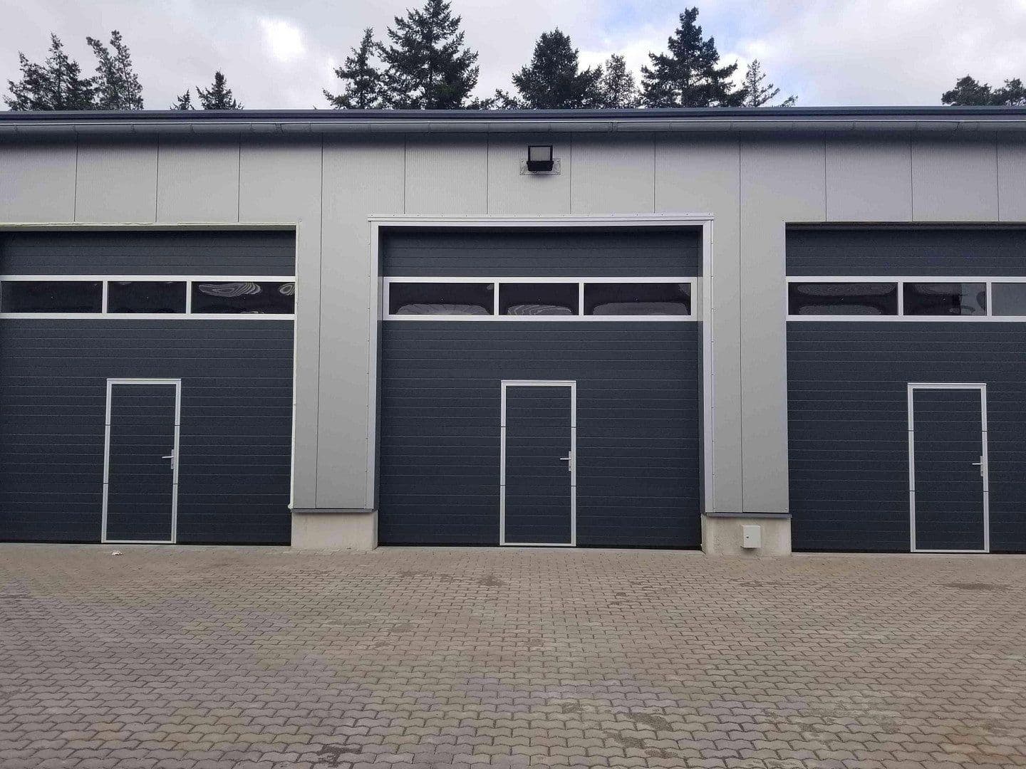 Pronájem nebytového prostoru 2.000 m², Ramstein-Miesenbach, Porýní-Falc Pronájem nebytového prostoru 2.000 m², Ramstein-Miesenbach, Porýní-Falc