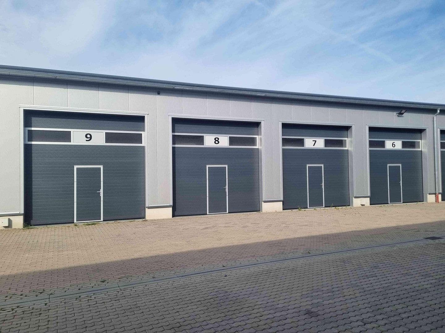 Pronájem nebytového prostoru 2.000 m², Ramstein-Miesenbach, Porýní-Falc Pronájem nebytového prostoru 2.000 m², Ramstein-Miesenbach, Porýní-Falc