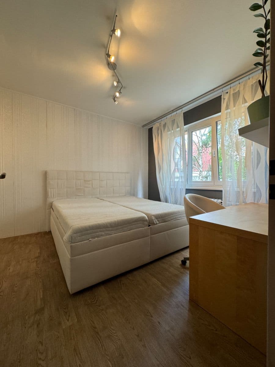 Pronájem bytu 2+1 51 m², Sněženková, Praha, Praha Pronájem bytu 2+1 51 m², Sněženková, Praha, Praha
