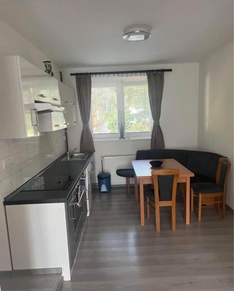 Pronájem bytu 2+1 52 m², Sídliště 9. května, Sázava, Středočeský kraj Pronájem bytu 2+1 52 m², Sídliště 9. května, Sázava, Středočeský kraj