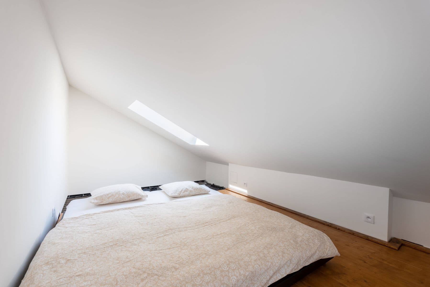 Pronájem bytu 50 m², Staroměstské náměstí, Praha, Praha Pronájem bytu 50 m², Staroměstské náměstí, Praha, Praha