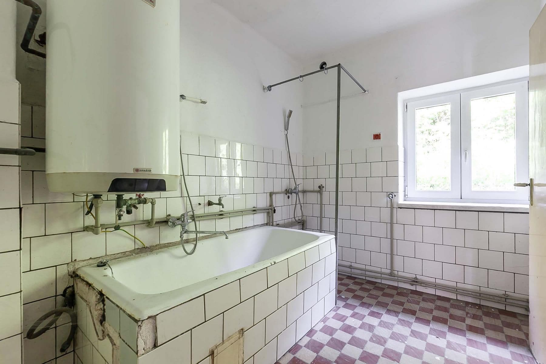 Prodej domu 322 m², pozemek 1.590 m², Chyjice, Královéhradecký kraj Prodej domu 322 m², pozemek 1.590 m², Chyjice, Královéhradecký kraj