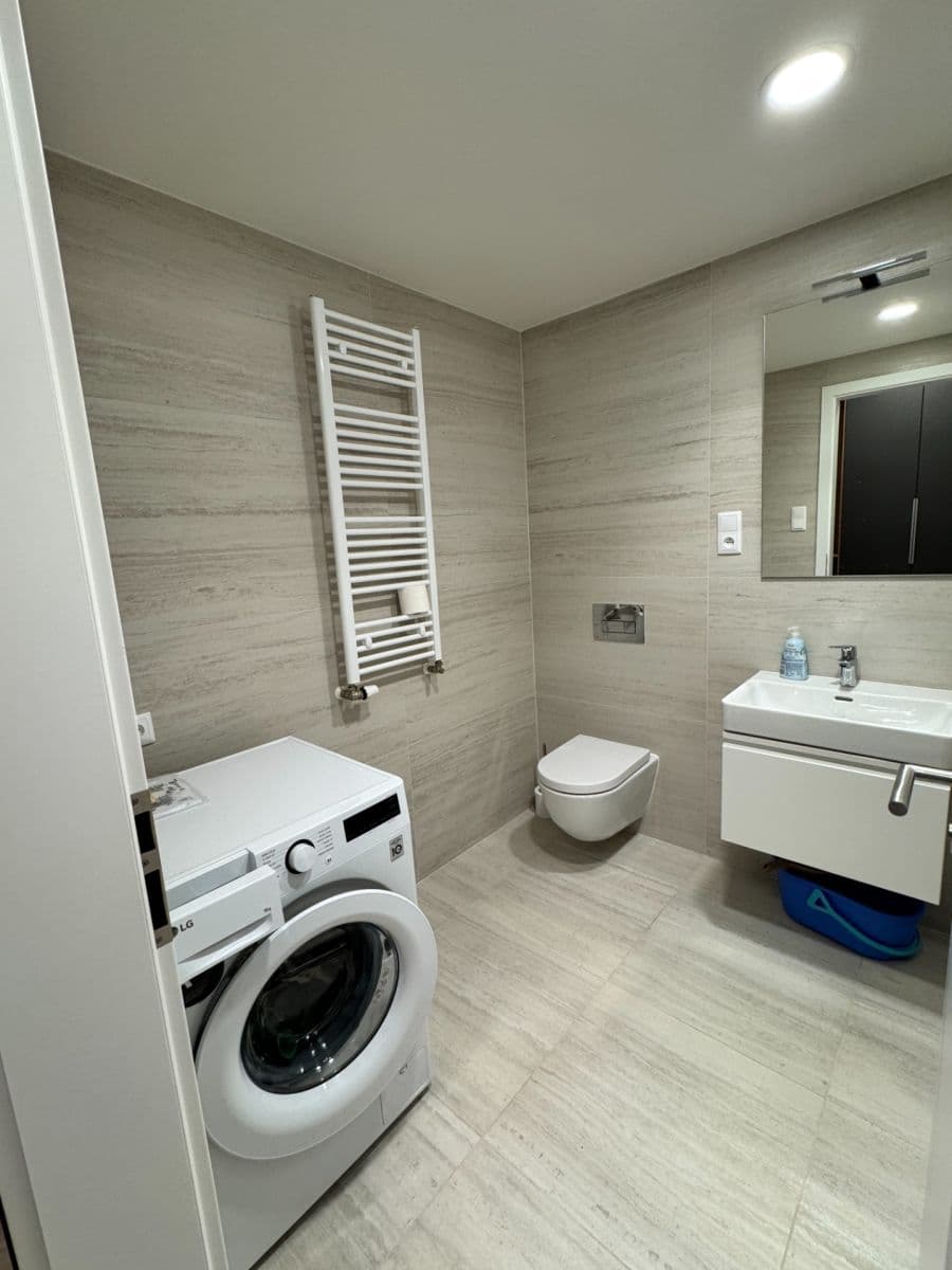 Pronájem bytu 1+kk 39 m², Poděbradská, Praha, Praha Pronájem bytu 1+kk 39 m², Poděbradská, Praha, Praha
