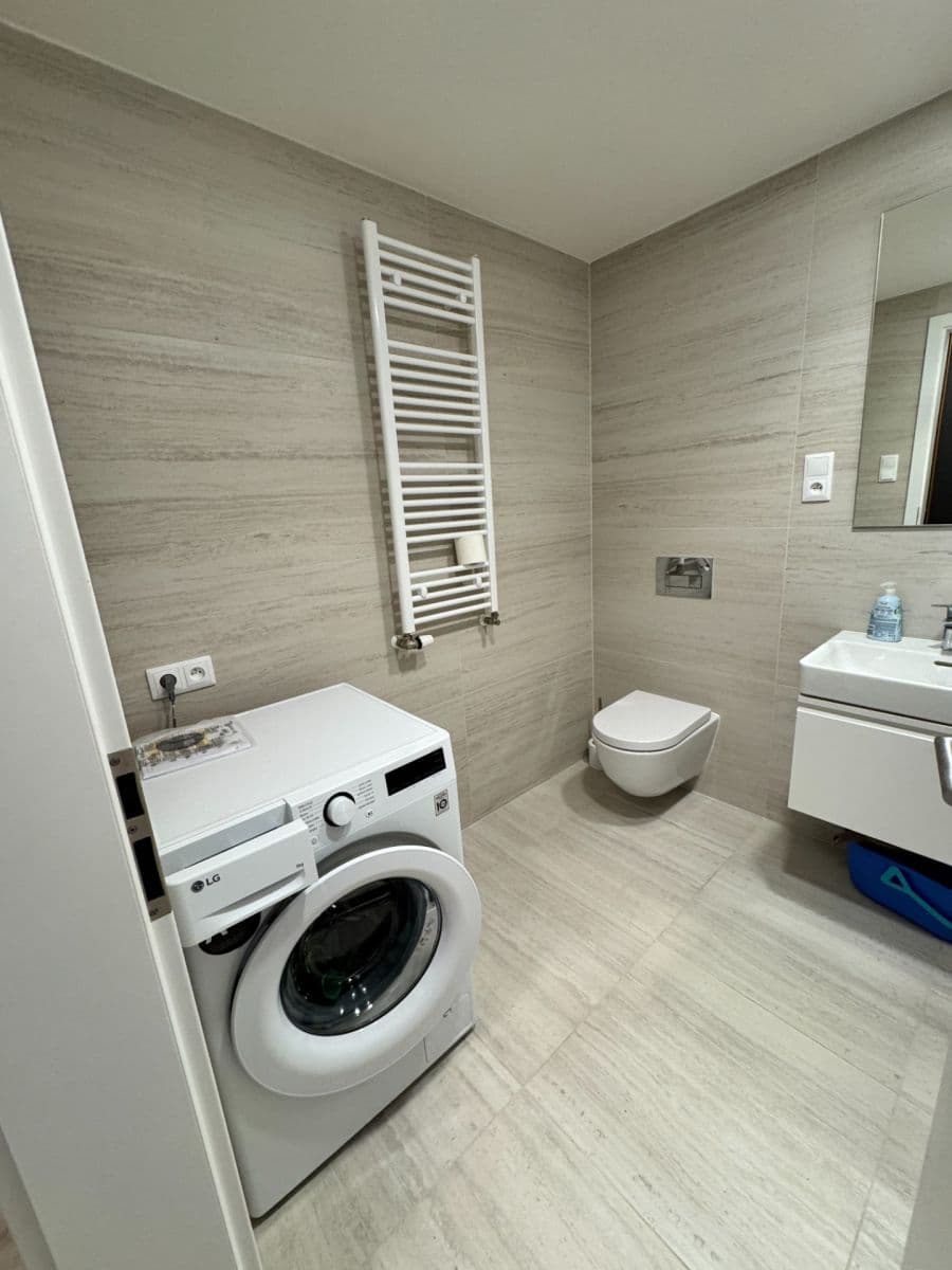 Pronájem bytu 1+kk 39 m², Poděbradská, Praha, Praha Pronájem bytu 1+kk 39 m², Poděbradská, Praha, Praha