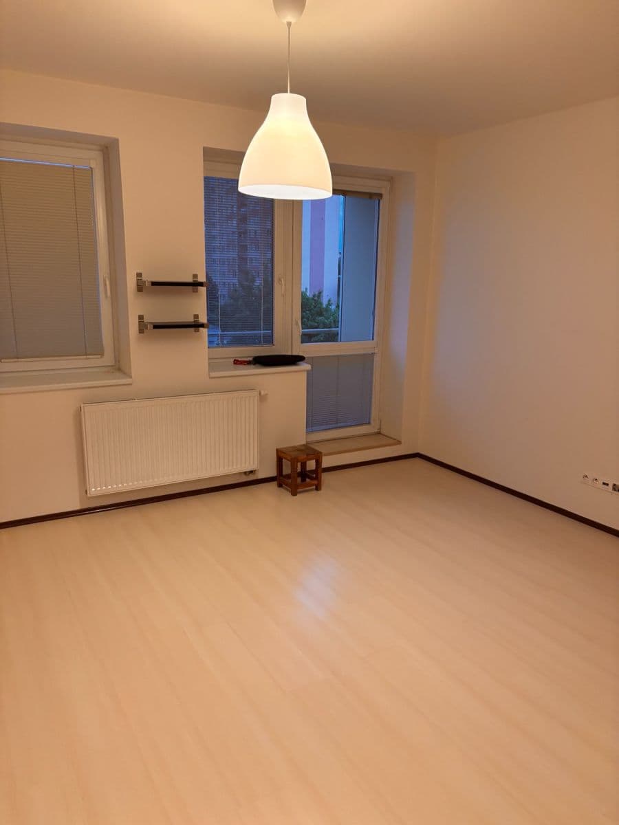 Pronájem bytu 1+kk 30 m², Boloňská, Praha, Praha Pronájem bytu 1+kk 30 m², Boloňská, Praha, Praha