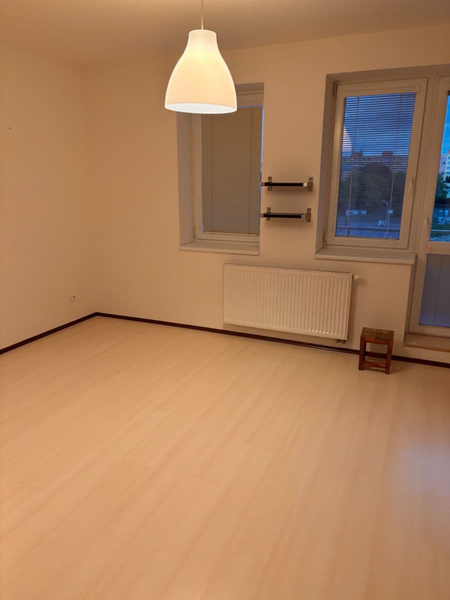 Pronájem bytu 1+kk 30 m², Boloňská, Praha, Praha Pronájem bytu 1+kk 30 m², Boloňská, Praha, Praha