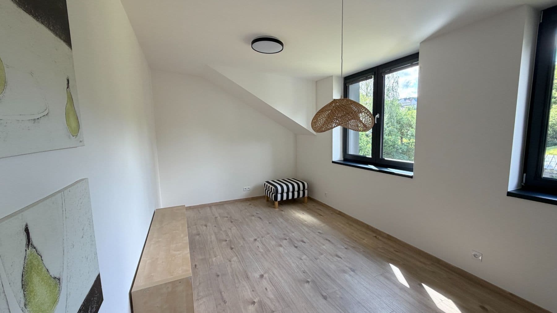 Pronájem bytu 2+kk 44 m², Nádražní, Hořovice, Středočeský kraj Pronájem bytu 2+kk 44 m², Nádražní, Hořovice, Středočeský kraj