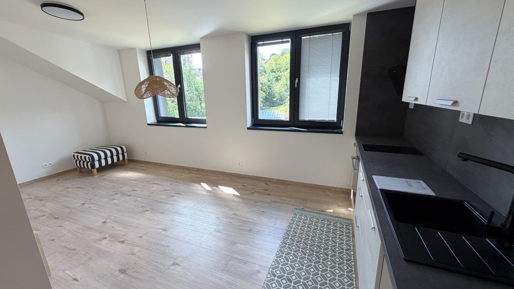 Pronájem bytu 2+kk 44 m², Nádražní, Hořovice, Středočeský kraj Pronájem bytu 2+kk 44 m², Nádražní, Hořovice, Středočeský kraj