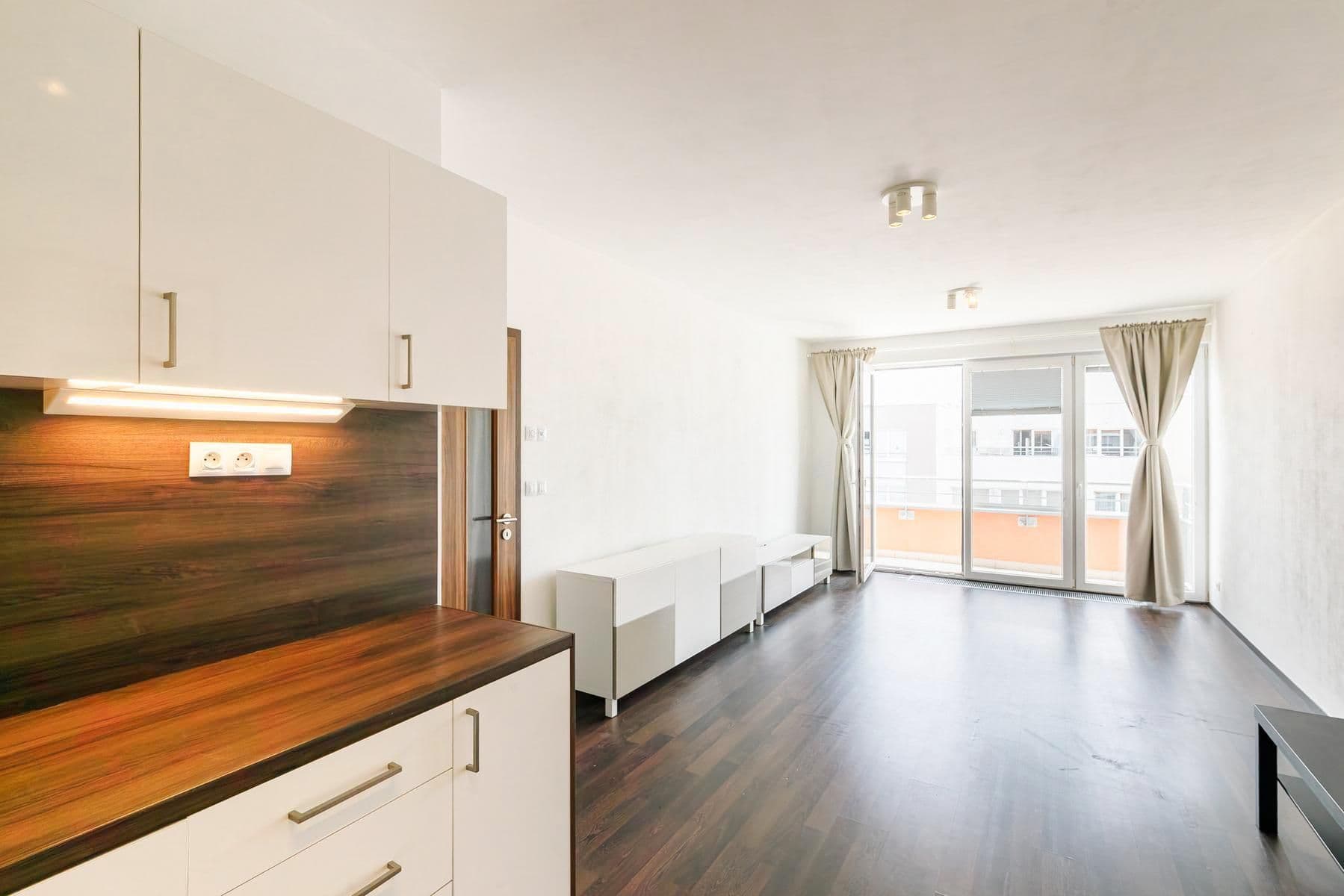 Prodej bytu 2+kk 65 m², Hlučkova, Praha, Praha Prodej bytu 2+kk 65 m², Hlučkova, Praha, Praha