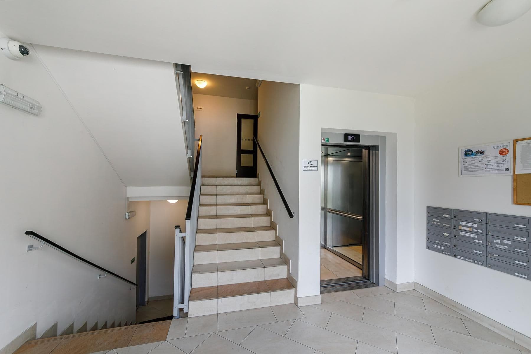 Prodej bytu 2+kk 65 m², Hlučkova, Praha, Praha Prodej bytu 2+kk 65 m², Hlučkova, Praha, Praha