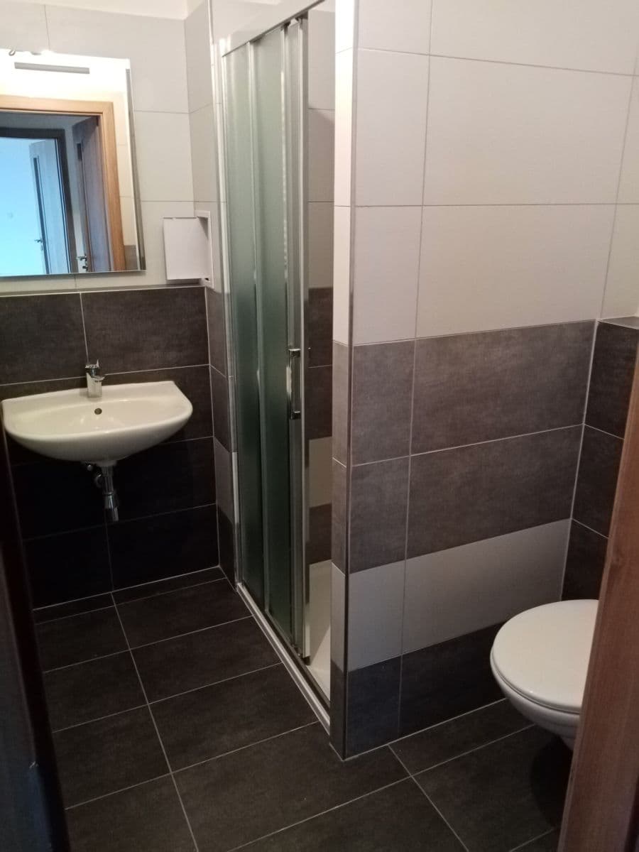 Pronájem bytu 2+kk 45 m², Zborovská, Jince, Středočeský kraj Pronájem bytu 2+kk 45 m², Zborovská, Jince, Středočeský kraj