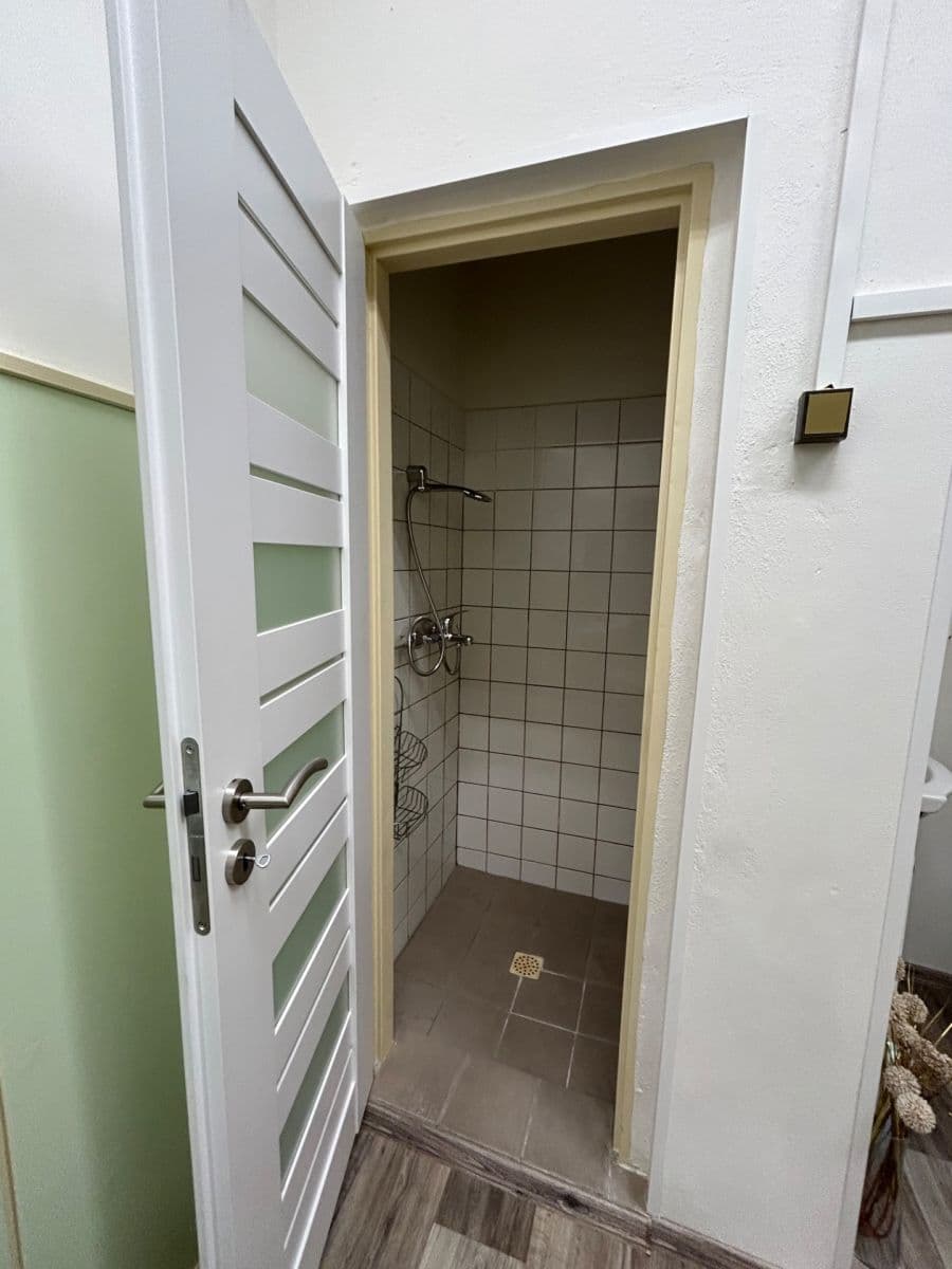 Pronájem nebytového prostoru 16 m², Revoluční, Sázava, Středočeský kraj Pronájem nebytového prostoru 16 m², Revoluční, Sázava, Středočeský kraj