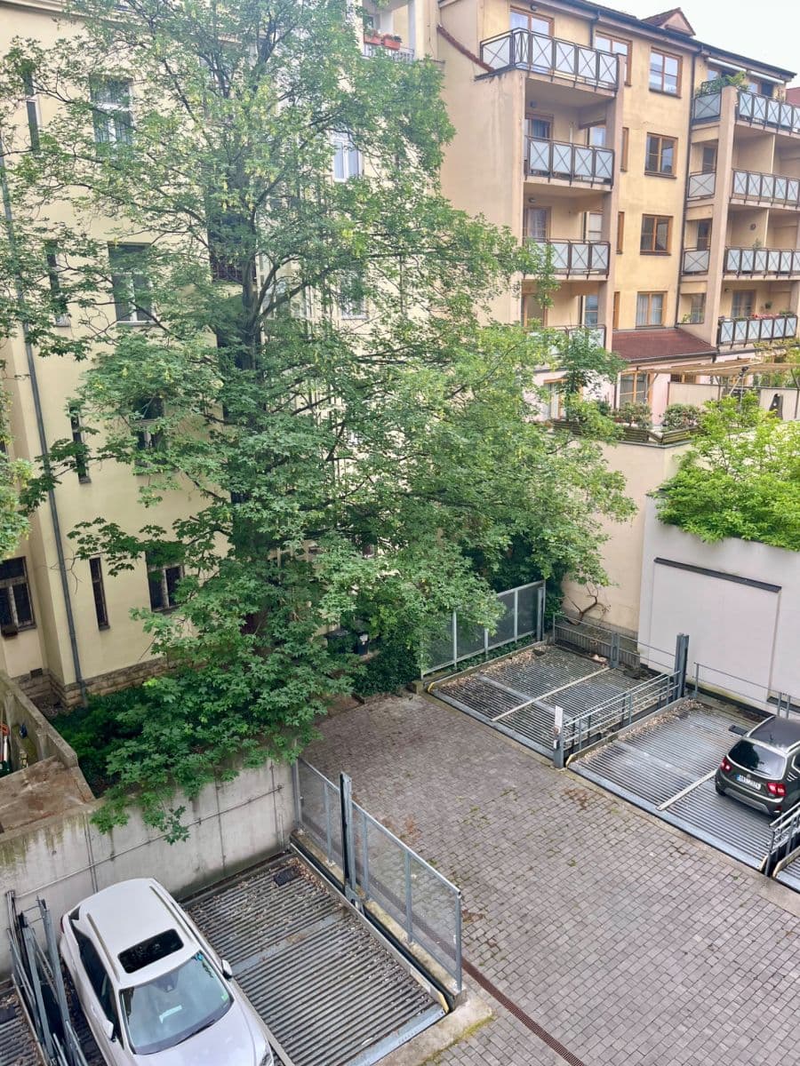 Pronájem garáže 15 m², Staropramenná, Praha, Praha Pronájem garáže 15 m², Staropramenná, Praha, Praha