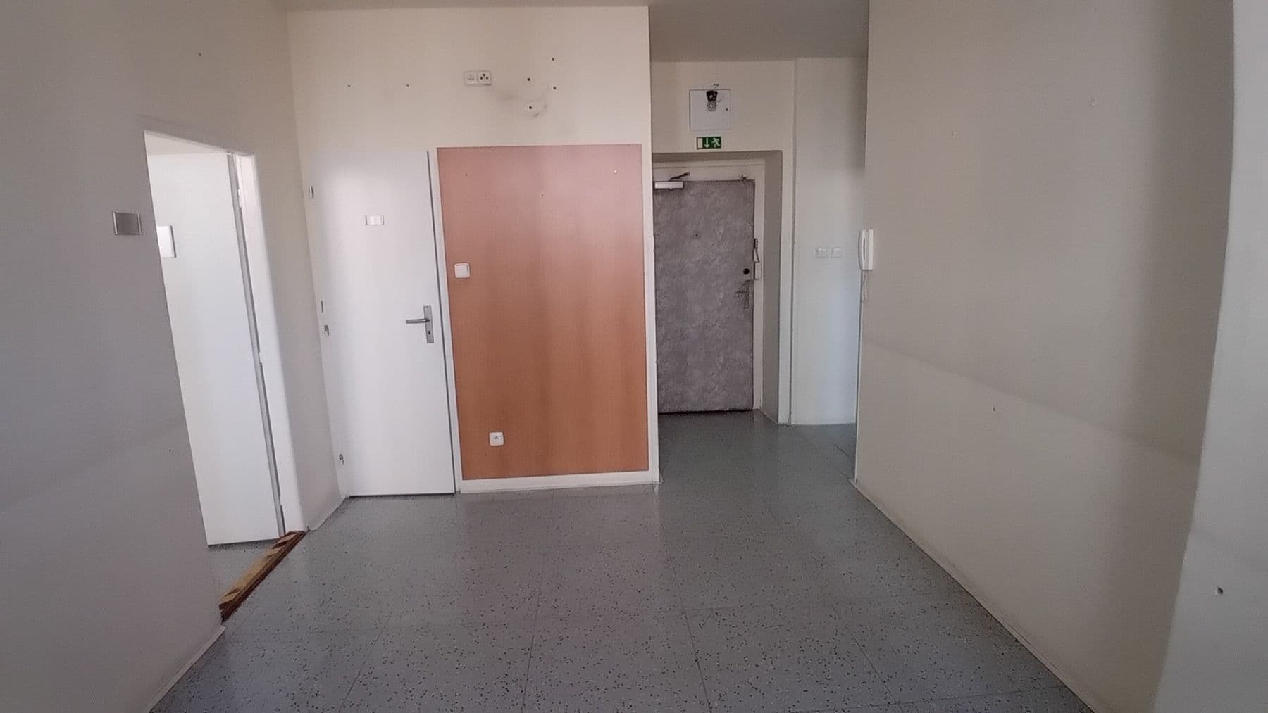 Pronájem nebytového prostoru 85 m², Hartigova, Praha, Praha Pronájem nebytového prostoru 85 m², Hartigova, Praha, Praha