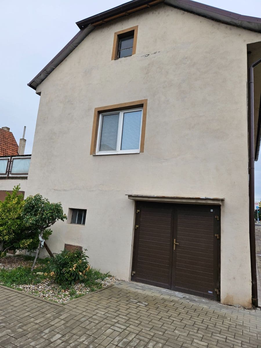 Prodej domu 80 m², pozemek 302 m², Dukelských bojovníků, Znojmo, Jihomoravský kraj Prodej domu 80 m², pozemek 302 m², Dukelských bojovníků, Znojmo, Jihomoravský kraj