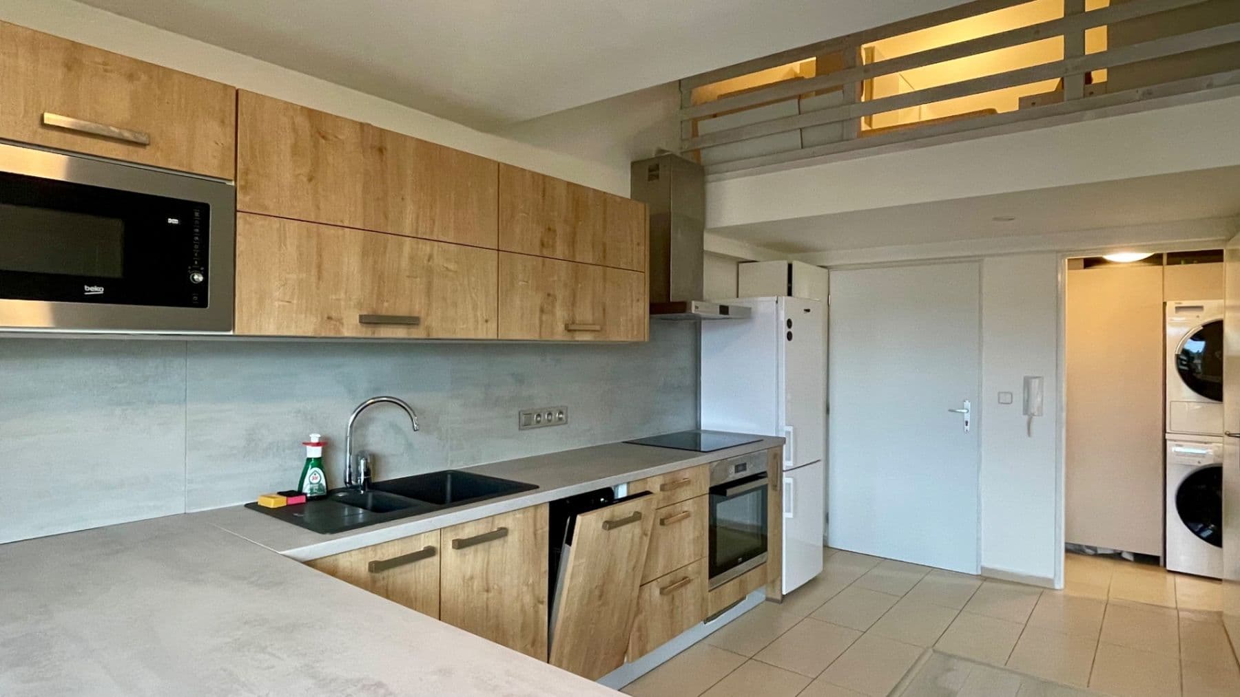 Pronájem bytu 1+kk 51 m², Čsl. armády, Hostivice, Středočeský kraj Pronájem bytu 1+kk 51 m², Čsl. armády, Hostivice, Středočeský kraj