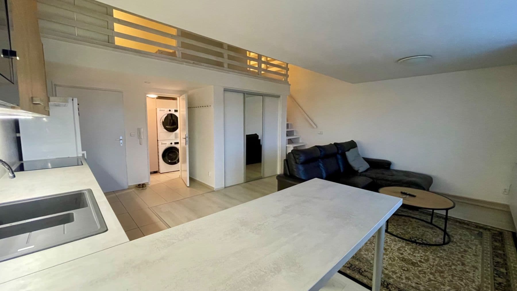 Pronájem bytu 1+kk 51 m², Čsl. armády, Hostivice, Středočeský kraj Pronájem bytu 1+kk 51 m², Čsl. armády, Hostivice, Středočeský kraj