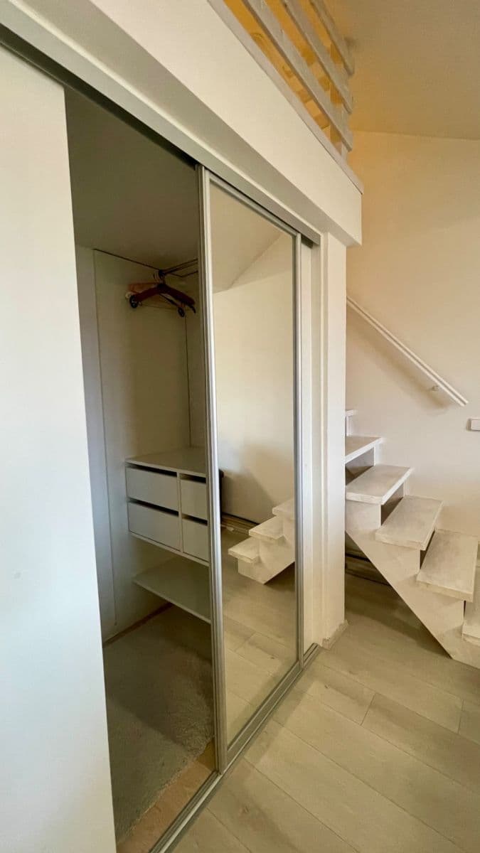 Pronájem bytu 1+kk 51 m², Čsl. armády, Hostivice, Středočeský kraj Pronájem bytu 1+kk 51 m², Čsl. armády, Hostivice, Středočeský kraj