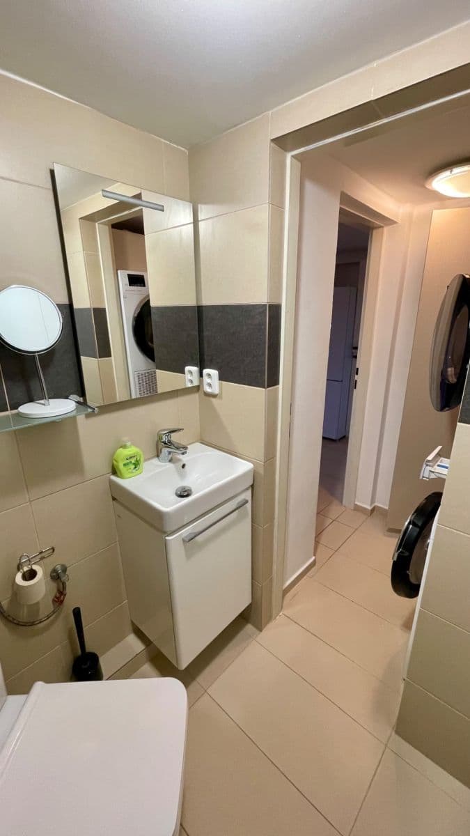 Pronájem bytu 1+kk 51 m², Čsl. armády, Hostivice, Středočeský kraj Pronájem bytu 1+kk 51 m², Čsl. armády, Hostivice, Středočeský kraj