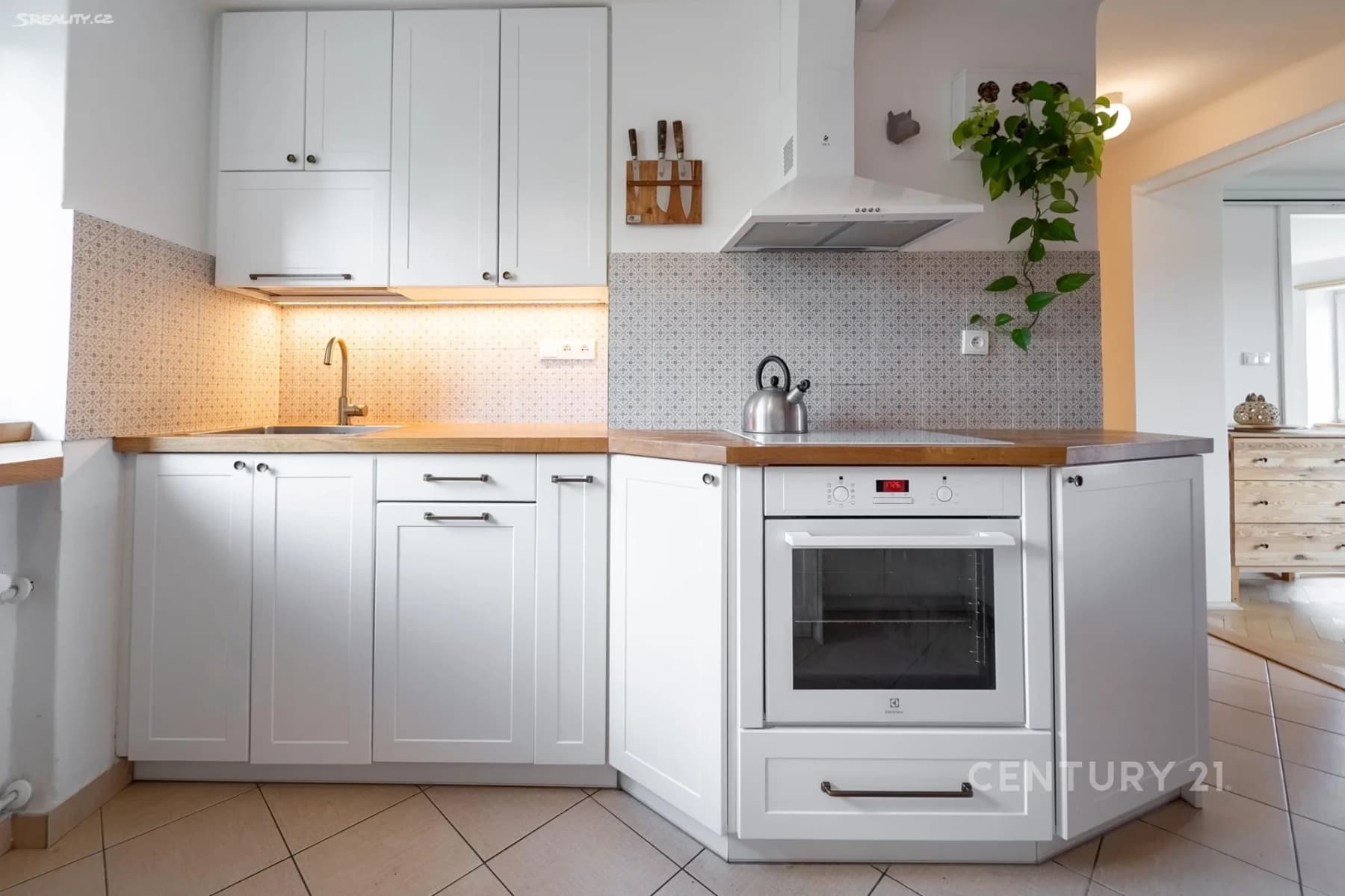 Pronájem bytu 3+1 108 m², Poděbradská, Praha, Praha Pronájem bytu 3+1 108 m², Poděbradská, Praha, Praha