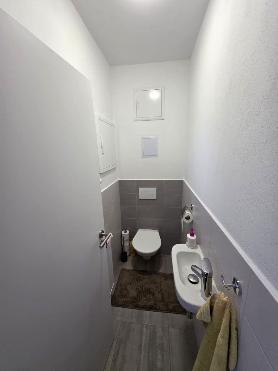 Pronájem bytu 3+kk 65 m², Jana Žižky, Dačice, Jihočeský kraj Pronájem bytu 3+kk 65 m², Jana Žižky, Dačice, Jihočeský kraj