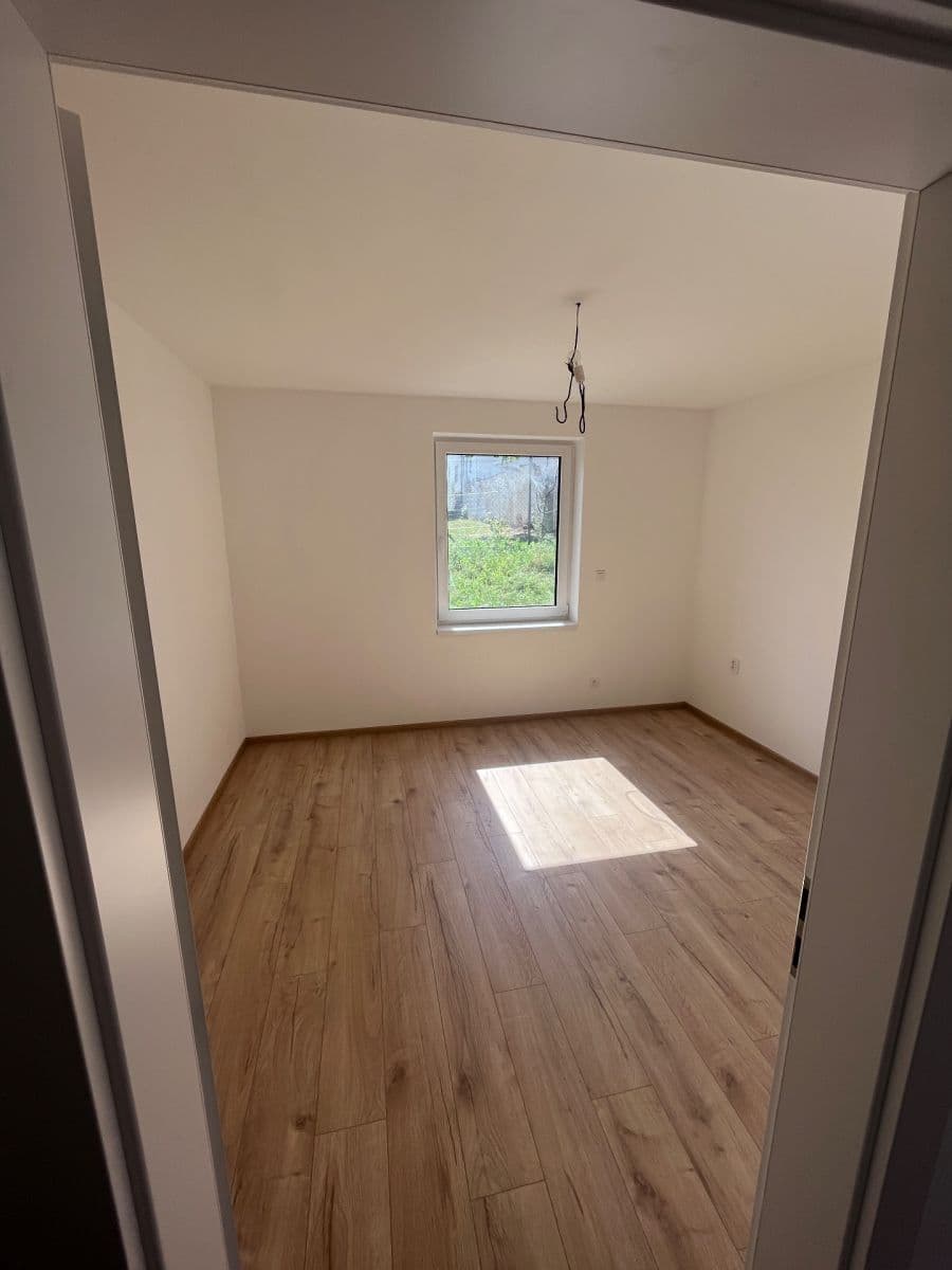 Pronájem bytu 2+kk 55 m², Veverské Knínice, Jihomoravský kraj Pronájem bytu 2+kk 55 m², Veverské Knínice, Jihomoravský kraj