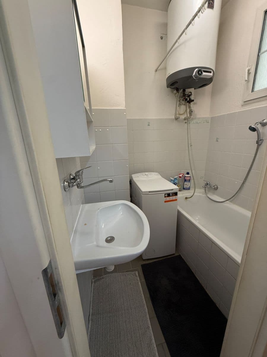 Pronájem bytu 2+1 49 m², Sarajevská, Praha, Praha Pronájem bytu 2+1 49 m², Sarajevská, Praha, Praha