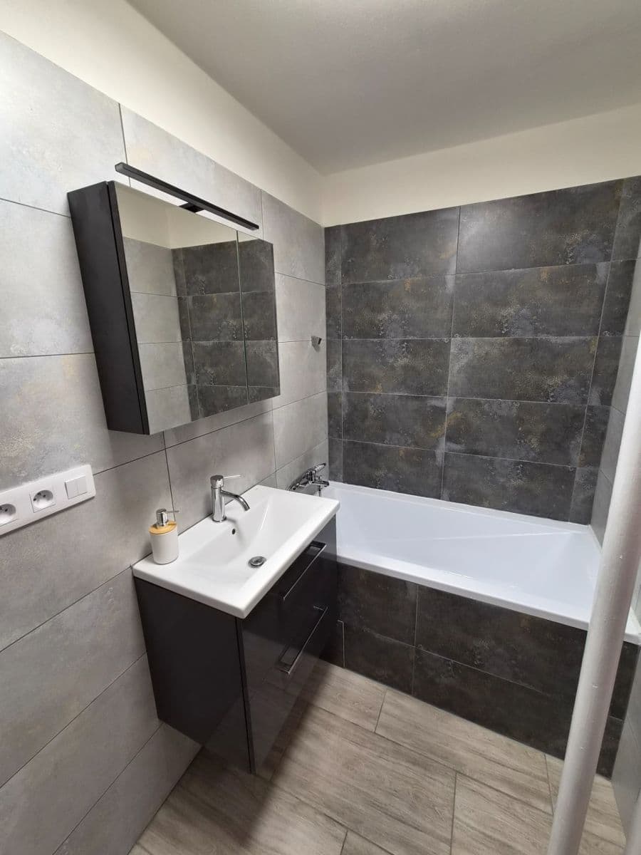 Pronájem bytu 3+kk 53 m², U Cihelny, Jihlava, Kraj Vysočina Pronájem bytu 3+kk 53 m², U Cihelny, Jihlava, Kraj Vysočina
