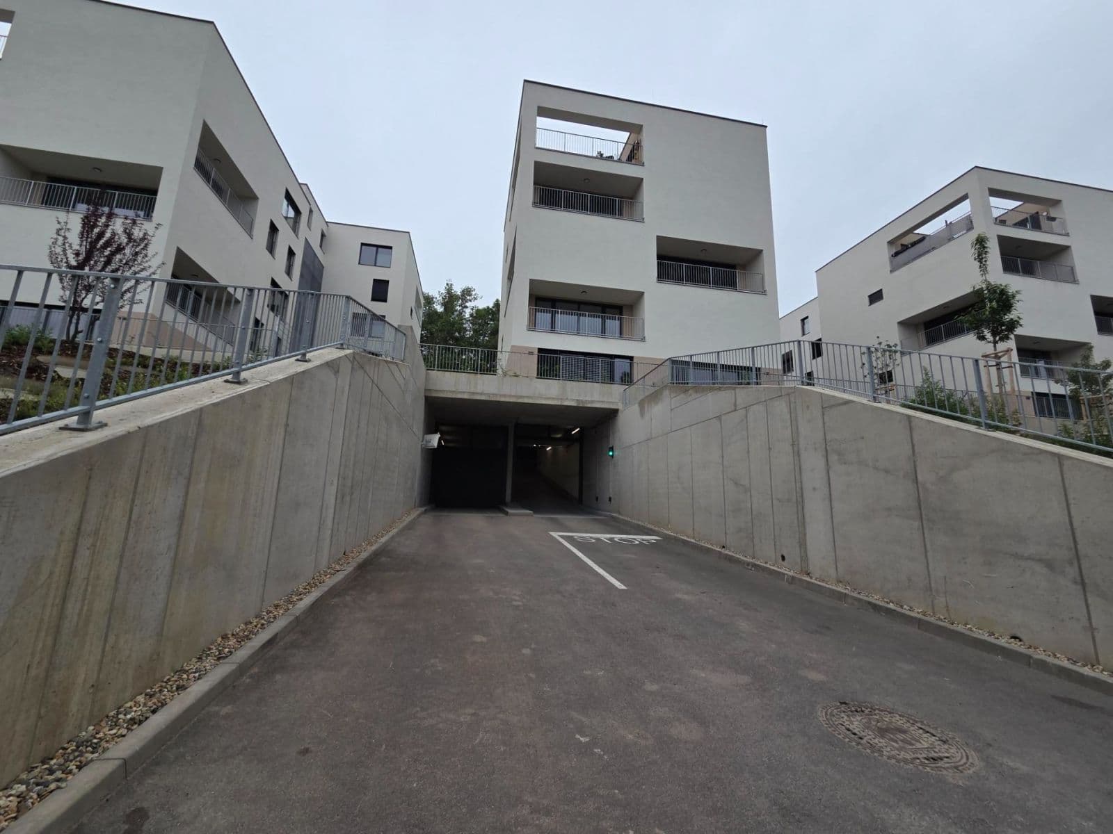 Pronájem garáže 15 m², Pod Krocínkou, Praha, Praha Pronájem garáže 15 m², Pod Krocínkou, Praha, Praha