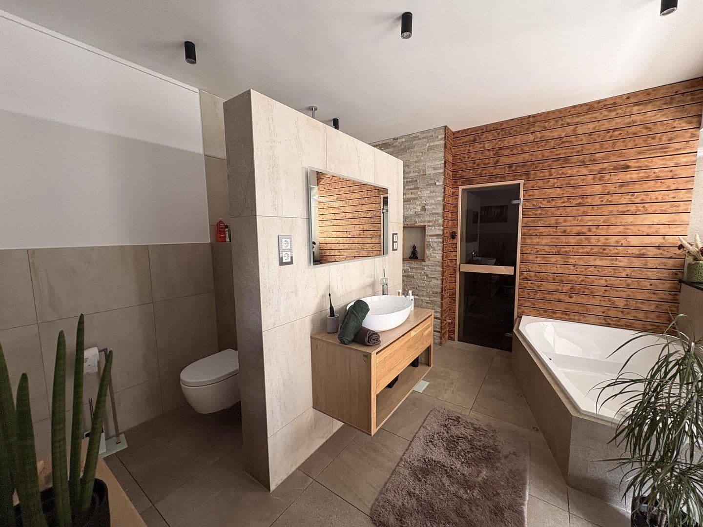 Prodej domu 140 m², pozemek 1.200 m², Meinerzhagen, Severní Porýní-Vestfálsko Prodej domu 140 m², pozemek 1.200 m², Meinerzhagen, Severní Porýní-Vestfálsko