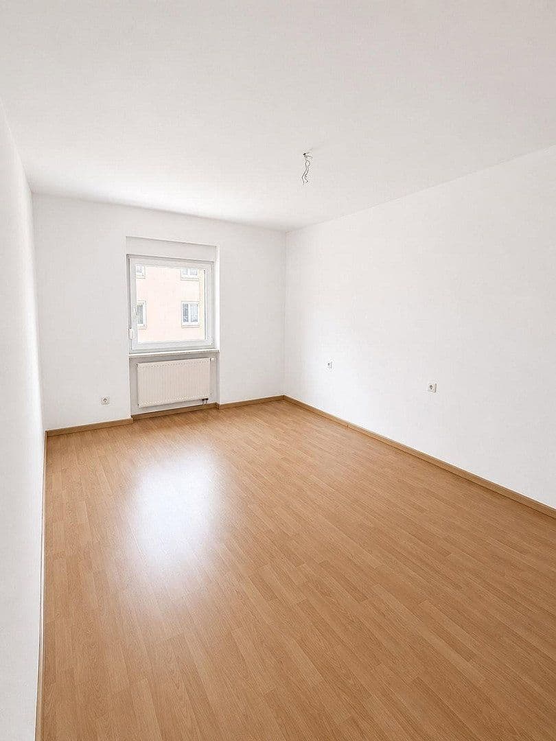 Pronájem bytu 4+1 140 m², Schweinfurt, Bavorsko Pronájem bytu 4+1 140 m², Schweinfurt, Bavorsko