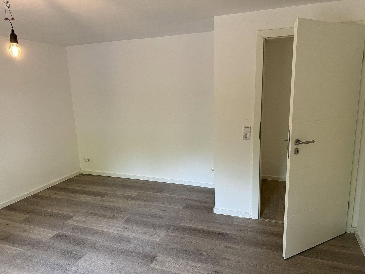 Prodej domu 313 m², pozemek 3.145 m², Nentershausen, Hessen Prodej domu 313 m², pozemek 3.145 m², Nentershausen, Hessen
