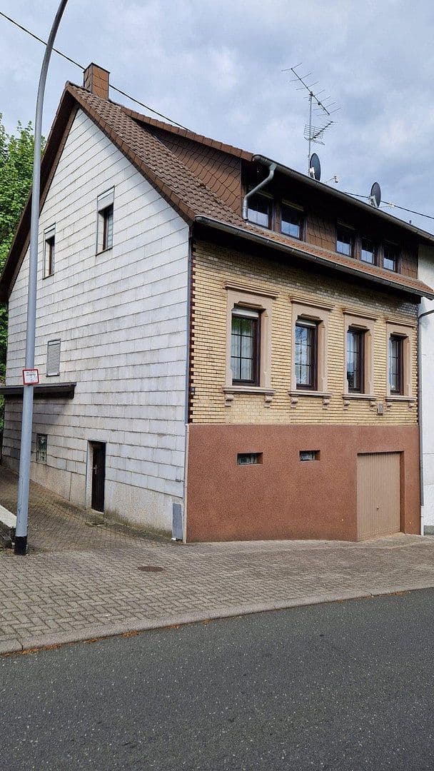 Prodej domu 140 m², pozemek 775 m², Am Brünnchen 10, Saarbrücken, Země Sársko Prodej domu 140 m², pozemek 775 m², Am Brünnchen 10, Saarbrücken, Země Sársko
