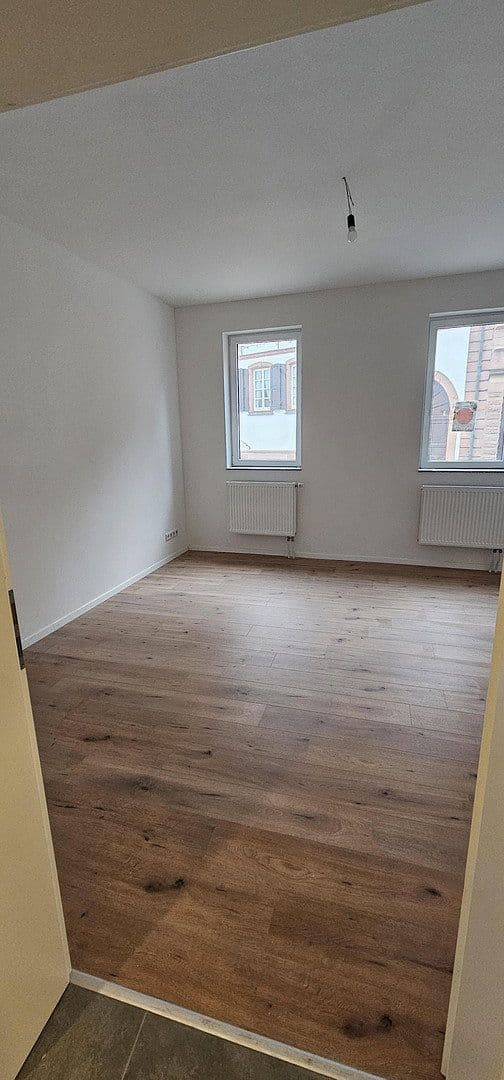 Pronájem bytu 3+1 62 m², Hauptstraße 59, Albersweiler, Porýní-Falc Pronájem bytu 3+1 62 m², Hauptstraße 59, Albersweiler, Porýní-Falc