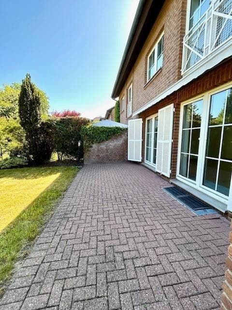Prodej domu 213 m², pozemek 271 m², Rheinbrohler Weg 39, Düsseldorf, Severní Porýní-Vestfálsko Prodej domu 213 m², pozemek 271 m², Rheinbrohler Weg 39, Düsseldorf, Severní Porýní-Vestfálsko