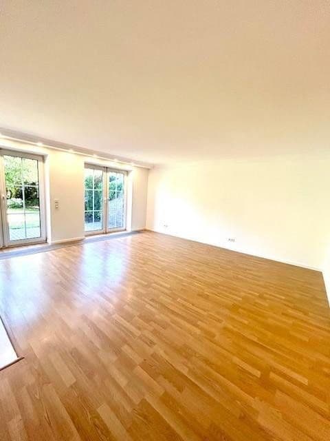 Prodej domu 213 m², pozemek 271 m², Rheinbrohler Weg 39, Düsseldorf, Severní Porýní-Vestfálsko Prodej domu 213 m², pozemek 271 m², Rheinbrohler Weg 39, Düsseldorf, Severní Porýní-Vestfálsko