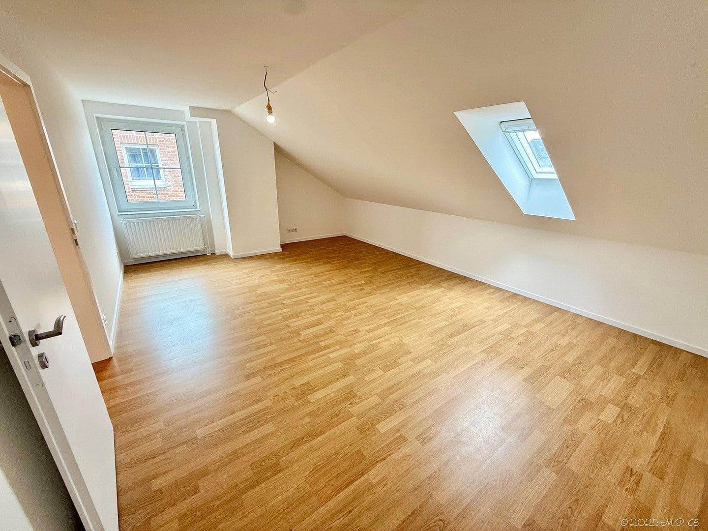 Prodej domu 213 m², pozemek 271 m², Rheinbrohler Weg 39, Düsseldorf, Severní Porýní-Vestfálsko Prodej domu 213 m², pozemek 271 m², Rheinbrohler Weg 39, Düsseldorf, Severní Porýní-Vestfálsko