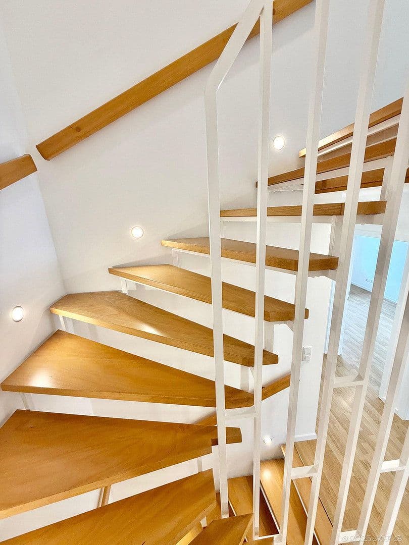 Prodej domu 213 m², pozemek 271 m², Rheinbrohler Weg 39, Düsseldorf, Severní Porýní-Vestfálsko Prodej domu 213 m², pozemek 271 m², Rheinbrohler Weg 39, Düsseldorf, Severní Porýní-Vestfálsko