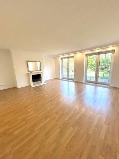 Prodej domu 213 m², pozemek 271 m², Rheinbrohler Weg 39, Düsseldorf, Severní Porýní-Vestfálsko Prodej domu 213 m², pozemek 271 m², Rheinbrohler Weg 39, Düsseldorf, Severní Porýní-Vestfálsko