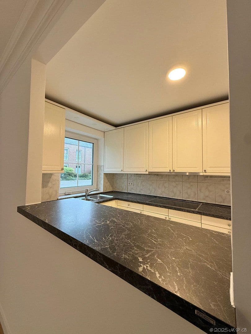 Prodej domu 213 m², pozemek 271 m², Rheinbrohler Weg 39, Düsseldorf, Severní Porýní-Vestfálsko Prodej domu 213 m², pozemek 271 m², Rheinbrohler Weg 39, Düsseldorf, Severní Porýní-Vestfálsko
